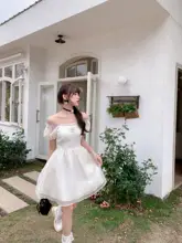 華やかなデザインのエレガントな杏色チュニックドレス【柔らかな生地・少女向け】