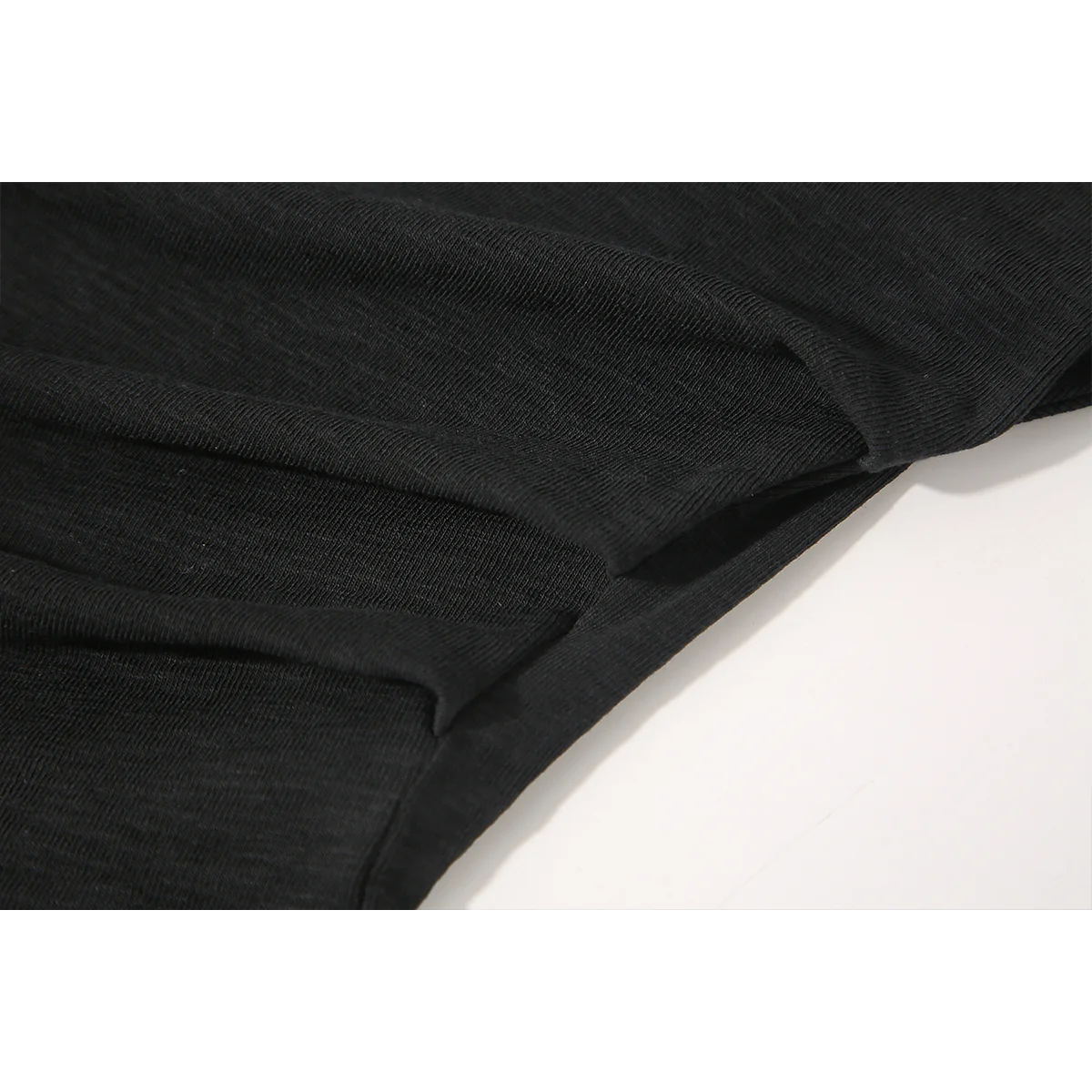 Tシャツズボンに入れるのに、どんなスタイルがおすすめ？