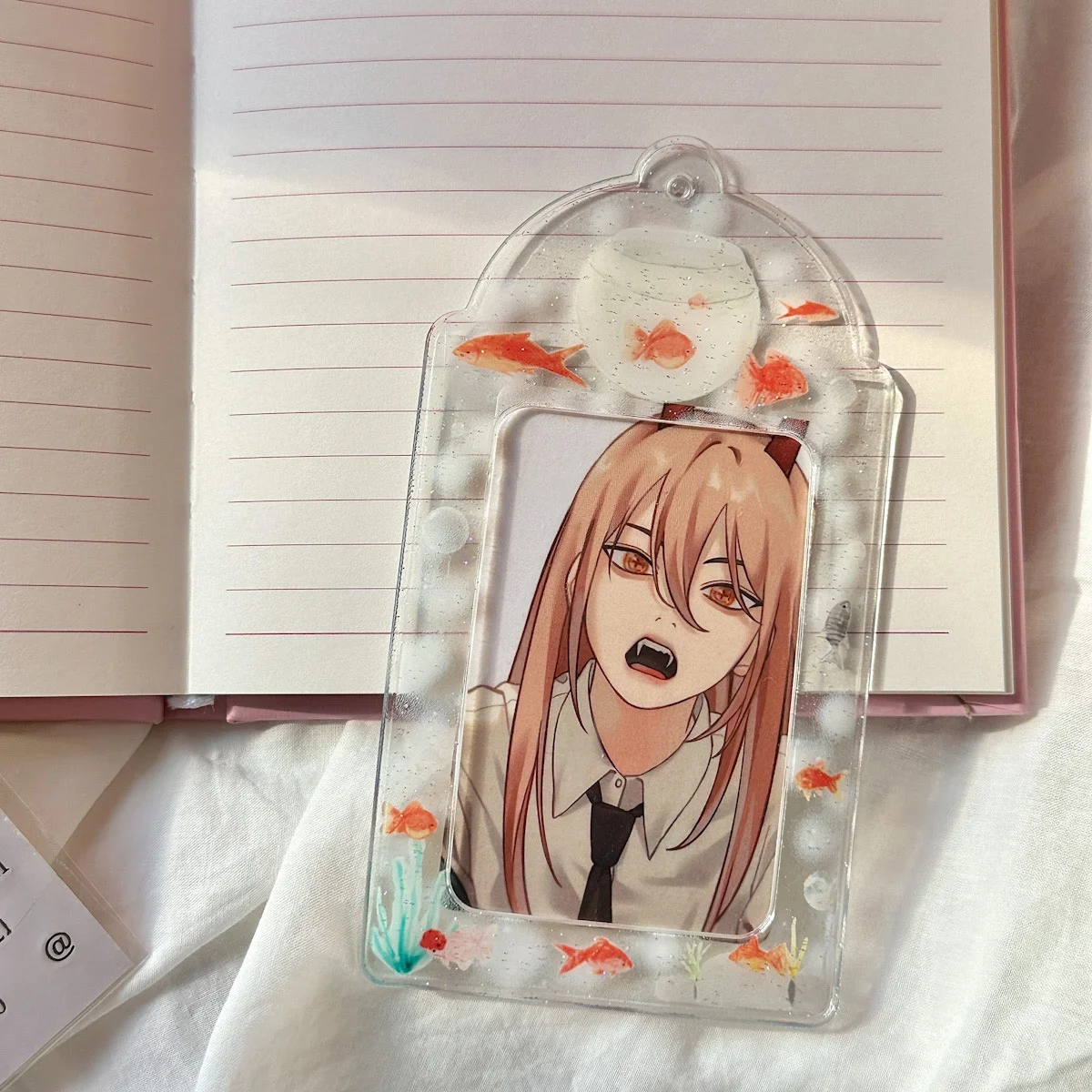 ACGカードに合うアイテムは？オリジナルデザインのカードホルダーで通学スタイルを変える