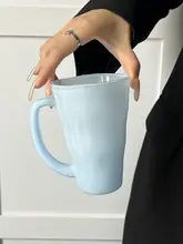 個性的なデザイン！青い波紋模様の持ち手付きガラスカップ【コーヒー・ジュース用】