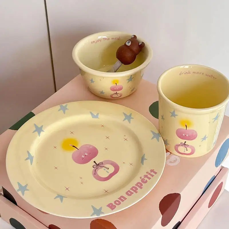 こぼれないコップ 子供向けの陶器製ハンドカップ：フルーツ柄デザインの安全性と使いやすさ