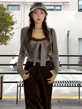 春にぴったり！リボン付きハイネック長袖Tシャツ【極上の柔らかさ・フレアスリーブ・スリムフィット】