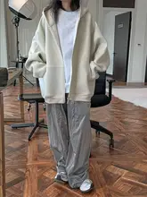 オーバーサイズ フード付きスウェットシャツ【立体的なデザイン・春秋用・フィット】
