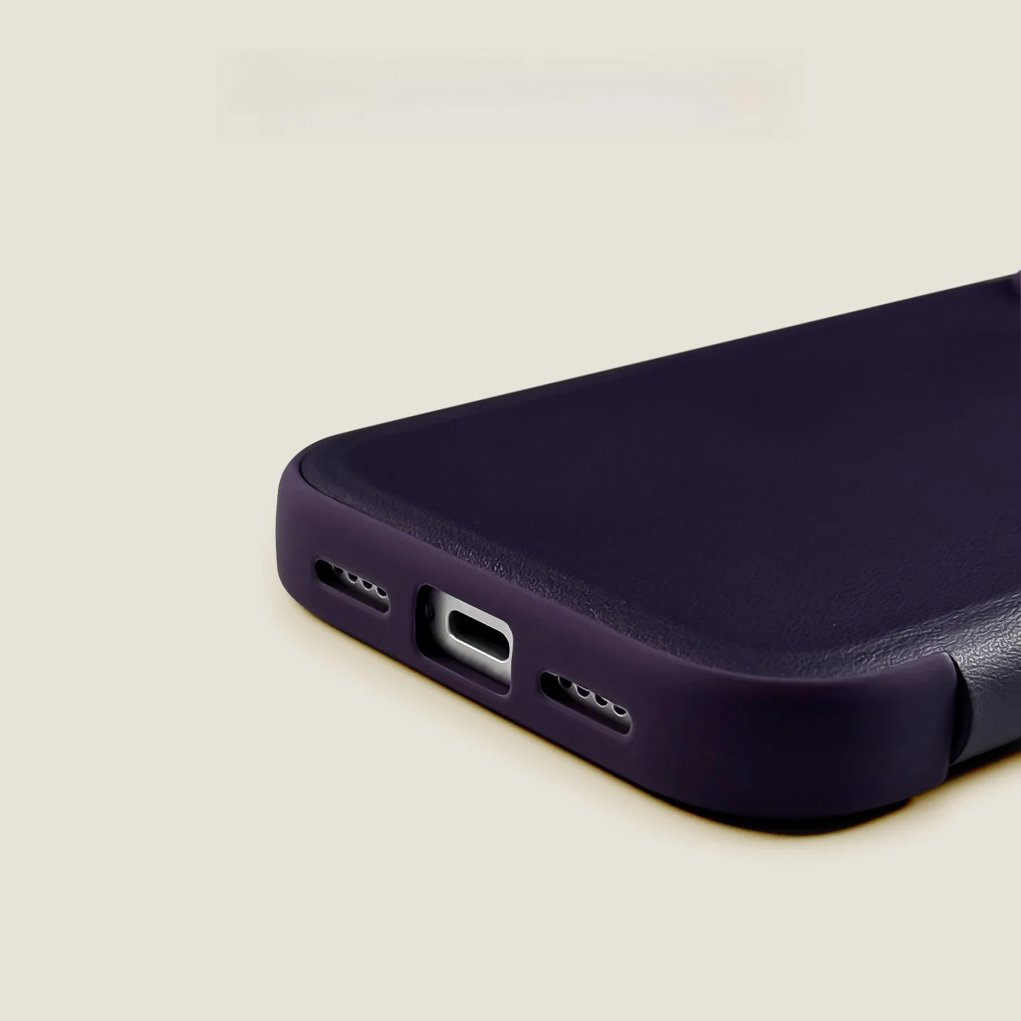 iPhone14プロマックスケース 手帳型はどんな感じ？通勤や日常で本当に役立つのか？