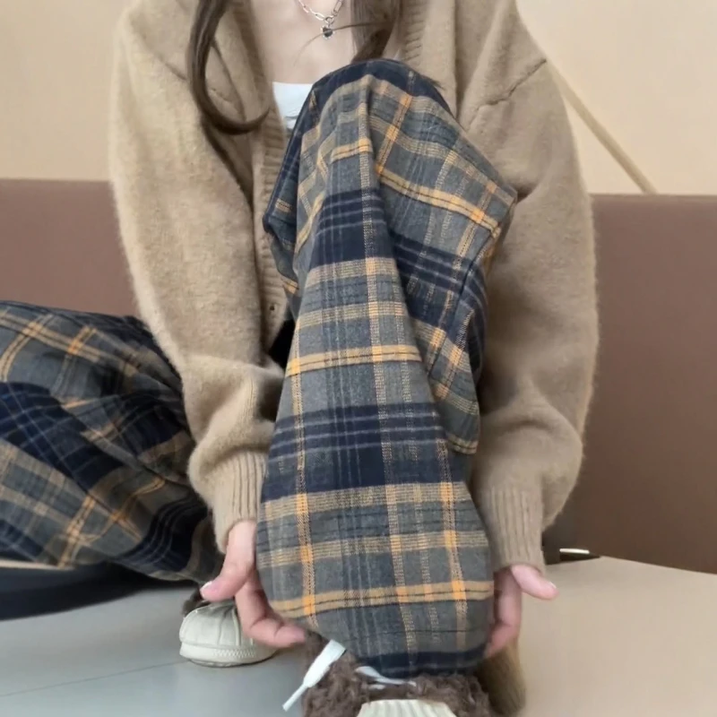 冬のジーンズコーデで失敗しない、チェック柄のワイドパンツはどんなもの？