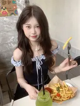 華やかなデザインのオフショルダーカラー切替トップス【女性用・夏季・体型カバー・スリムフィット】