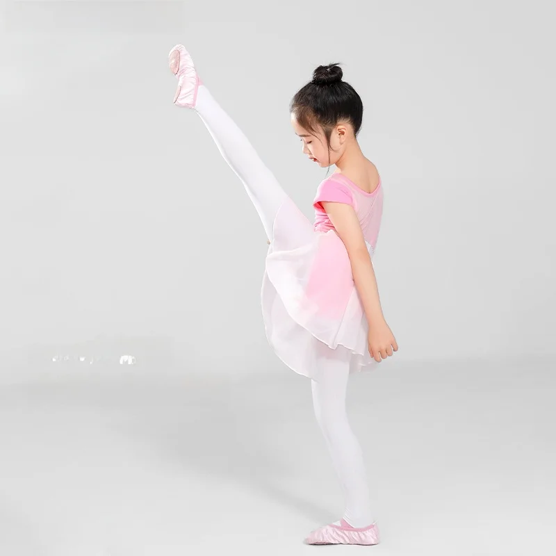 大人なのに女児服着てるのは、本当にファッションなのか？