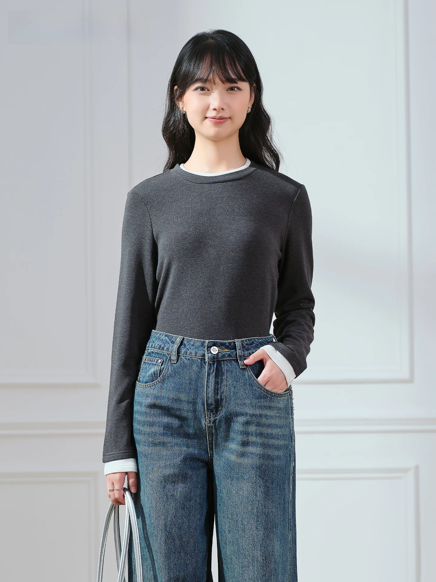 tシャツ 長袖 重ね着 どう選ぶ？通勤から冬の日常まで使える1品の秘密