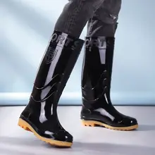 耐久性のある厚手の牛筋製の防滑ショートレインブーツ【裏地フリース・男性用・作業用】