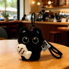かわいい大きな目の黒猫ぬいぐるみ【魚を抱きしめて・カップル用・アップル型キーホルダー】