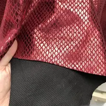 赤い小魚鱗模様の合成皮革ソファ生地【装飾用・背景壁材】