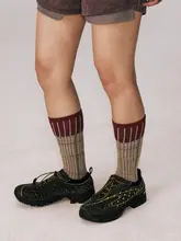 苔むしたハイキングシューズ【軽量・通気性・アウトドア用】