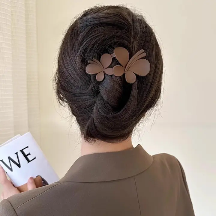 高級感あるダックビルクリップヘアアクセサリー【後頭部用・おしゃれ・まとめ髪用】