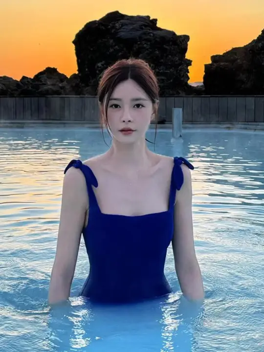 DUDU スポーツ用女性用ラッシュガード【ジッパーデザイン・スタイルアップ・ワンピースタイプ】