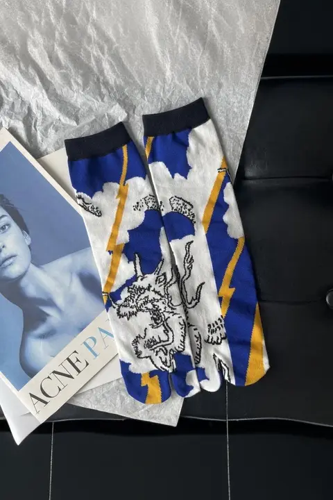 春夏用 カートゥーン デザインの中筒分足ソックス【女性用・可愛い花柄・個性的】