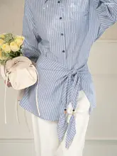 ブルーストライプエプロンデザインのシャツ【春用・ドレープ感・ルーズフィット】