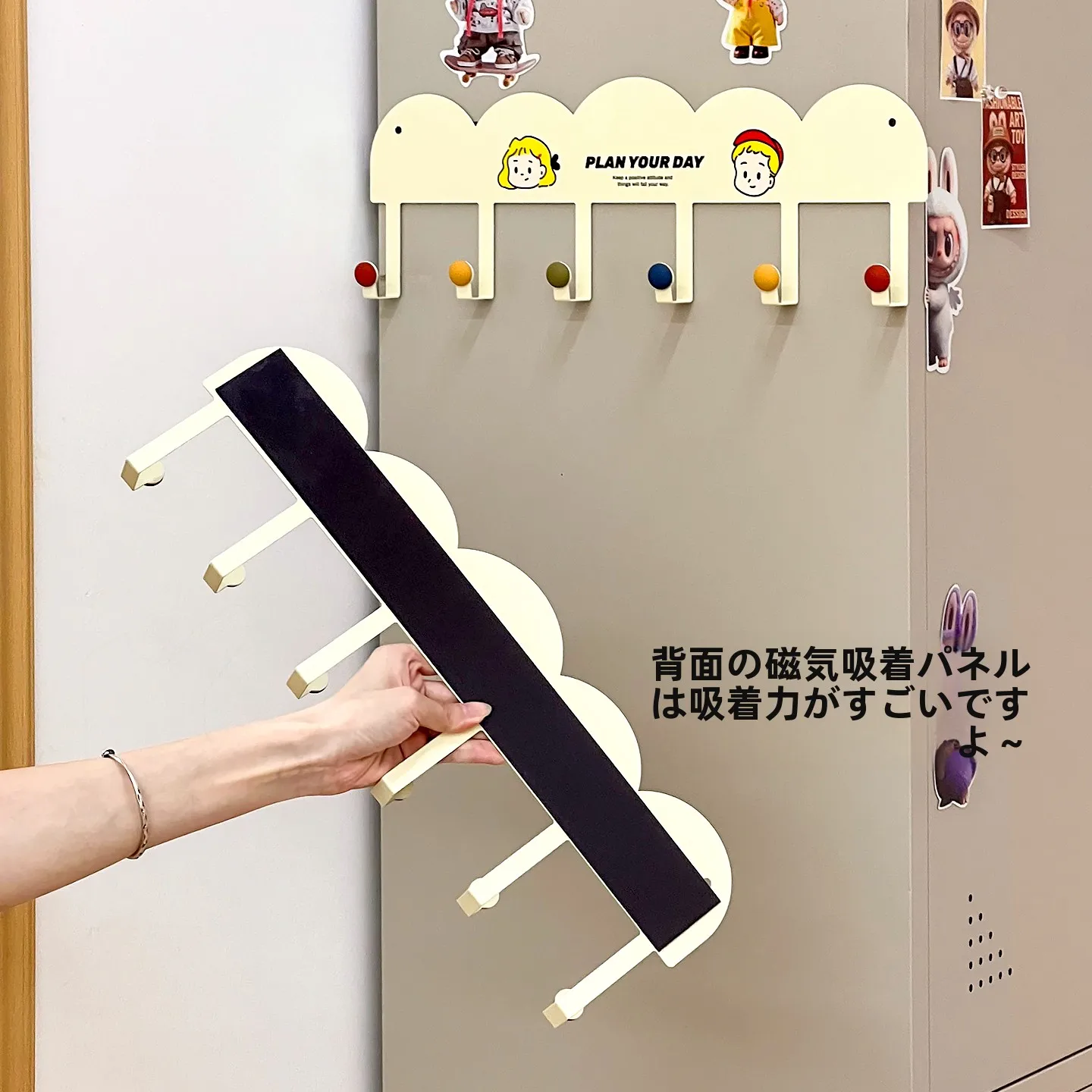 ぬいぐるみ 棚 の選び方：マグネットフック付き収納ハンガーの実用性と設置ガイド