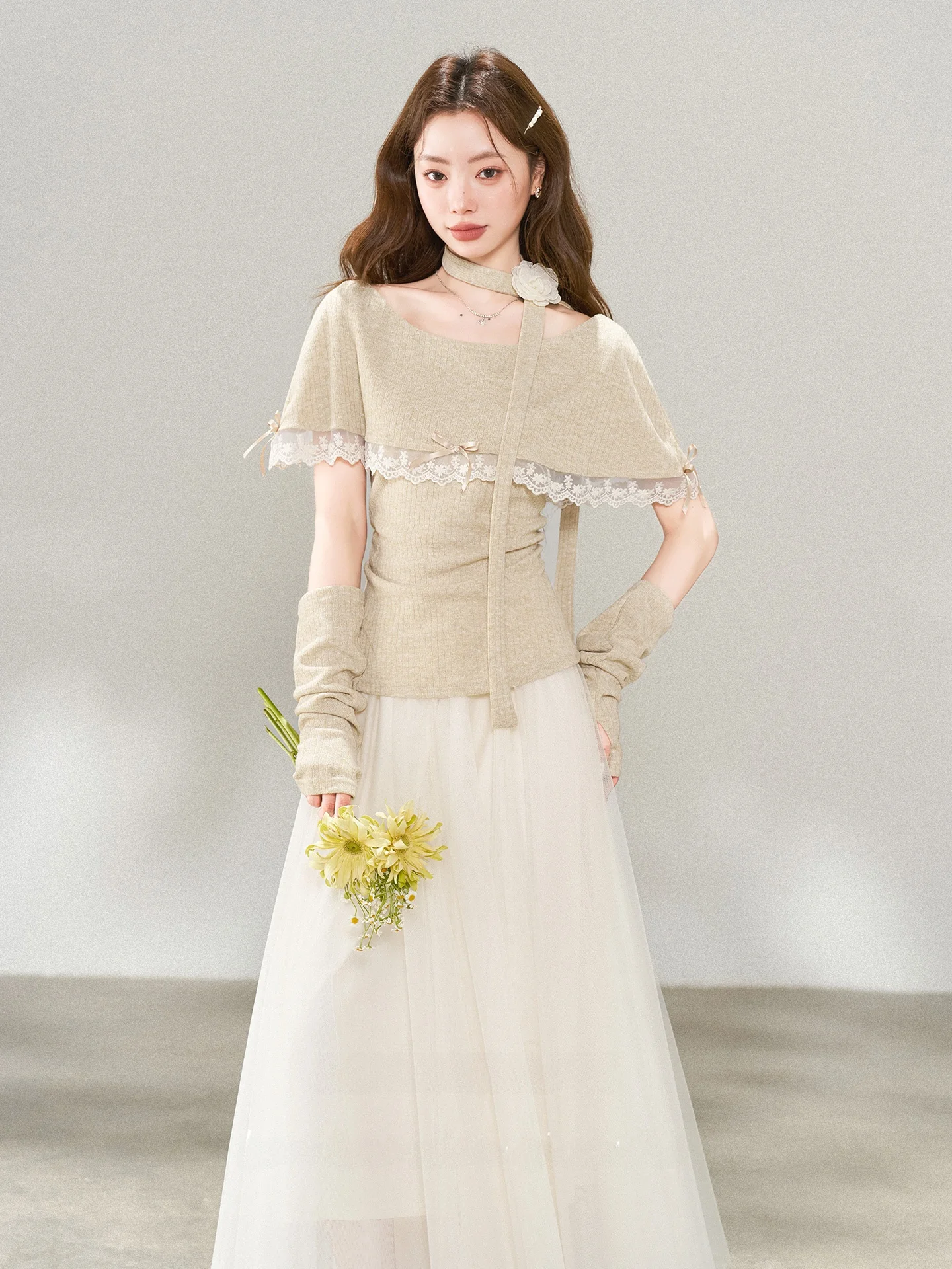 お花見スタイルの女性向けセットアップ：アプリコットガーゼの上着とスカート