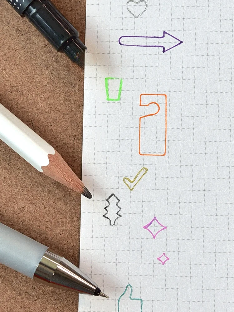 柔らかい透明テンプレート定規は、ブックマークとしての実用性とデザイン性を両立