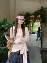ユニークなデザインの長袖トップス【フィット・韓国風・無地・大人カジュアル】
