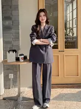 深い灰色のスーツ【春秋用・フィット・小柄向け・ストレートパンツ・スーツアップ対応】