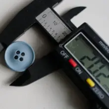 鳥卵風デザインの再生ポリエステル製ボタン【滑らかなマット仕上げ・二センチ】