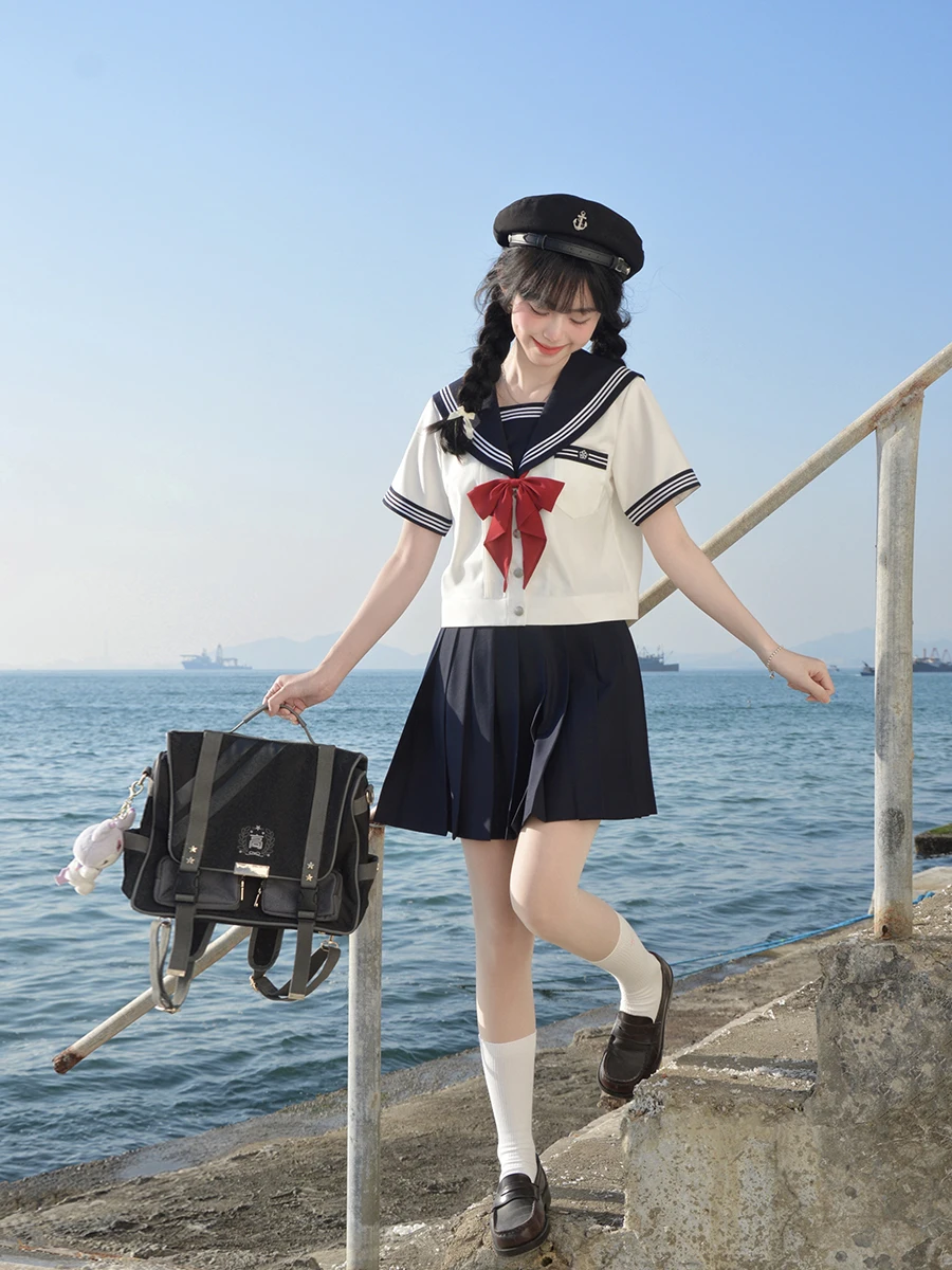 20度の高校生にぴったりな服装は？夏の通学スタイルを決めるための1つの答え