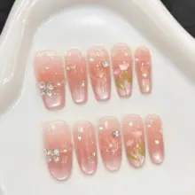 自然な雰囲気を演出する金箔チューリップデザインの春夏用ネイル【手作り・猫目デザイン】