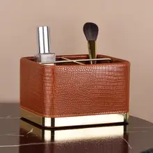 贅沢感漂うデスク用リモコン収納ボックス【欧風デザイン・皮革製・仕切り付き】