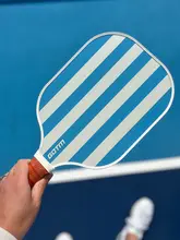 ピンクのピックルボールラケット【カーボンファイバー・初心者向け】