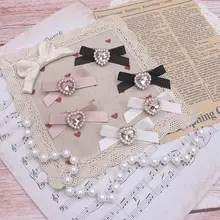 可愛らしいデザインのストロベリーレース付きヘアクリップ【大きなリボン・手作り】