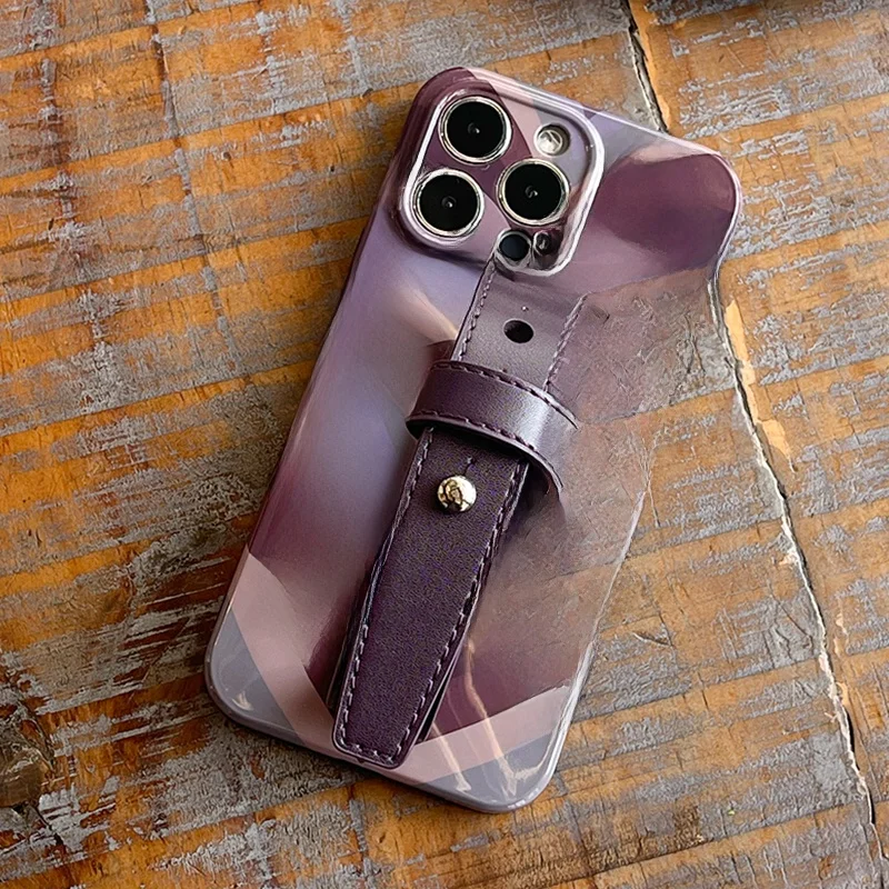 ナイト手袋にスマホが収まるのは、本当に小さいサイズなのか？
