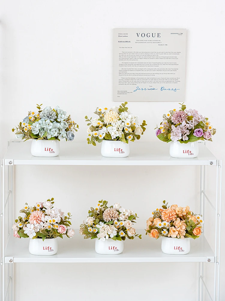 アートフラワー 薔薇とカモミールの卓上装飾用花瓶：自然な質感とリアルな造花の使い方