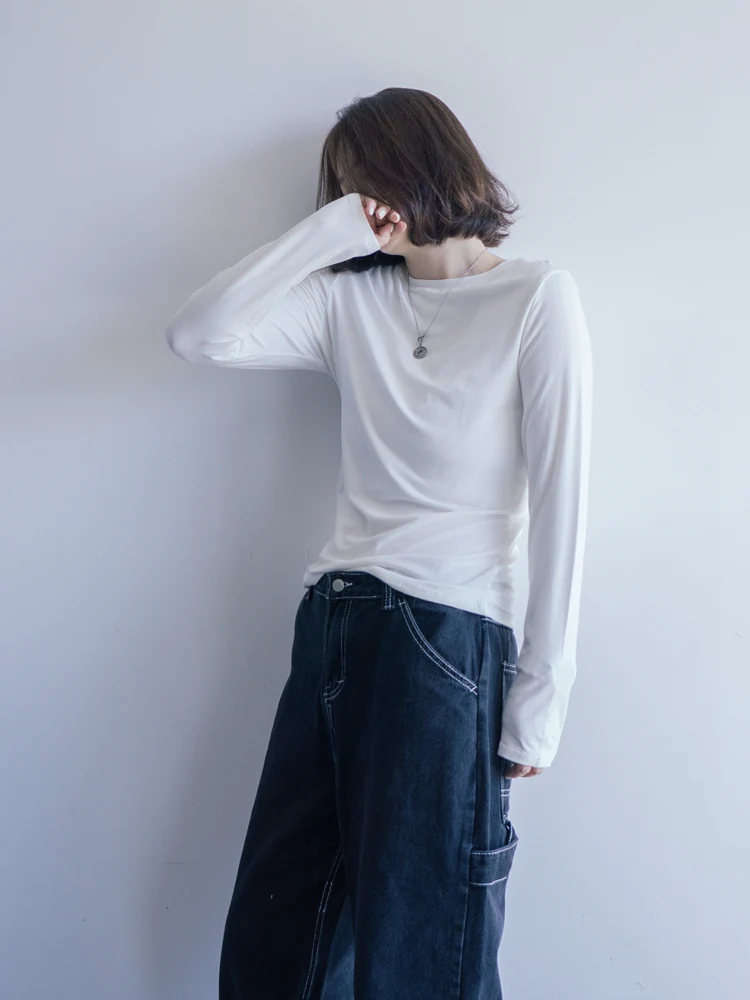 大人可愛いの本質とは？霧がかった青Tシャツで徹底解説