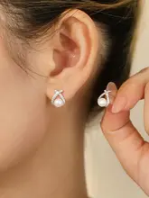 高級感あふれる淡水真珠のイヤリング【銀針・ユニークデザイン】