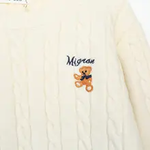 冬用 ハンドニット風クマ刺繍入りショートニットセーター【ラウンドネック・極上の柔らかさ】