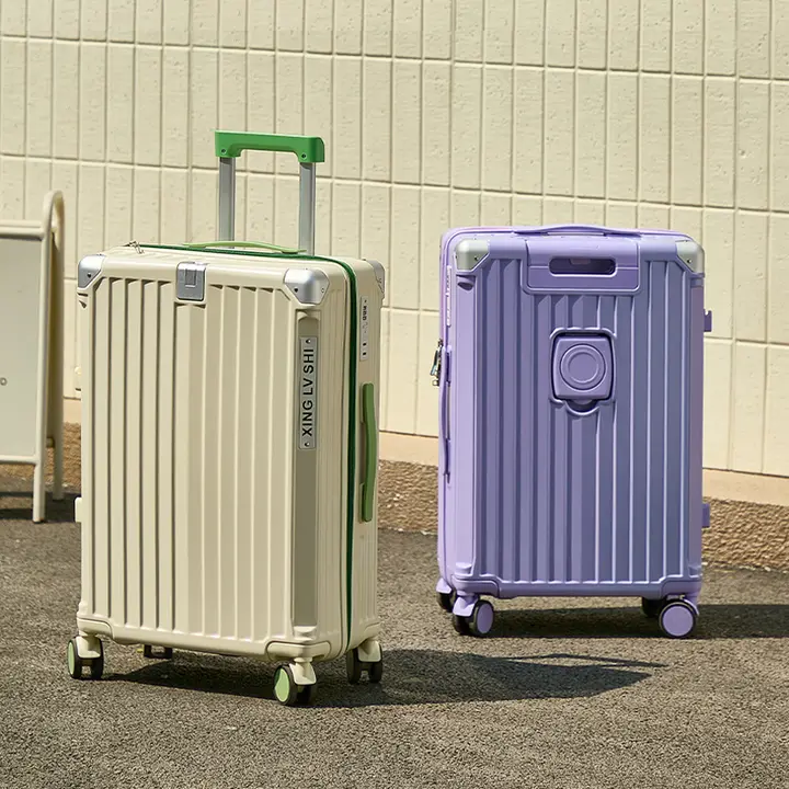 登場時期に最適な強化素材の旅行用キャリーケース【耐久性、パスワードロック付き】