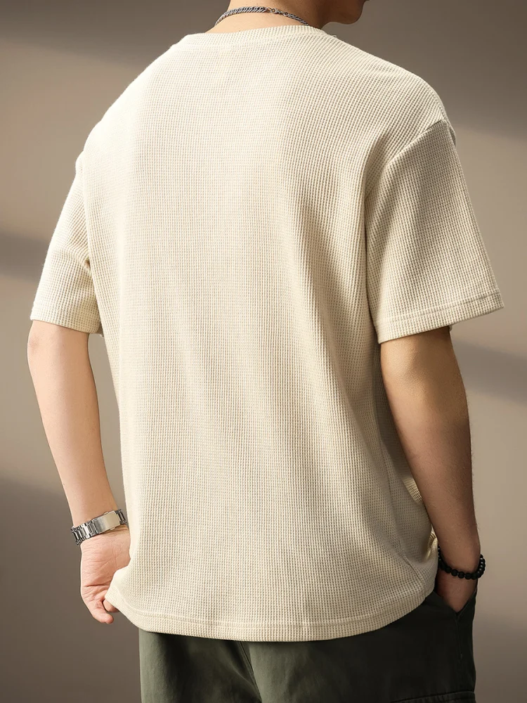 夏の日常に溶け込む、どうやってこのTシャツを選ぶべきか？