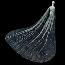 華やかな花嫁用ウェディングベール【細かいラメ・金色スプレー・ロングトレイン・肩付き・高  級感あるデザイン】