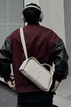 高級感あふれる牛皮製 ショルダーバッグ【通勤用・男女兼用・アシンメトリーデザイン】