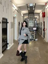 キャメルカラーのケープショール【ハイエンド・千鳥格子・フリンジ付き・ニット】