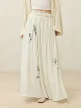 腰部分けの細かいプリーツAラインスカート