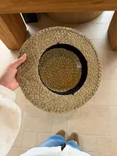 海辺のリゾートにぴったり！フランス風ハット【透かし編み・草素材・平らなつば】