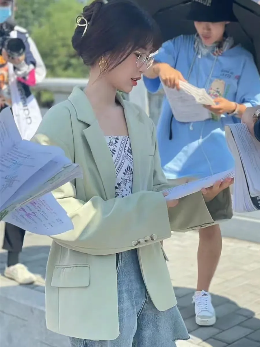 春コーデの基本を徹底解説！ミントグリーンとシャンパンパウダーの組み合わせ