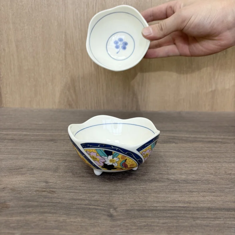 和風レトロ陶器高足小皿：京都と東京の伝統市場で見られる代表的な小物の一つ