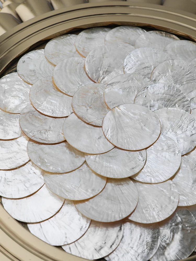 アールデコ調のリビングに合う壁飾りは？金属と貝のコラボが今、注目されている
