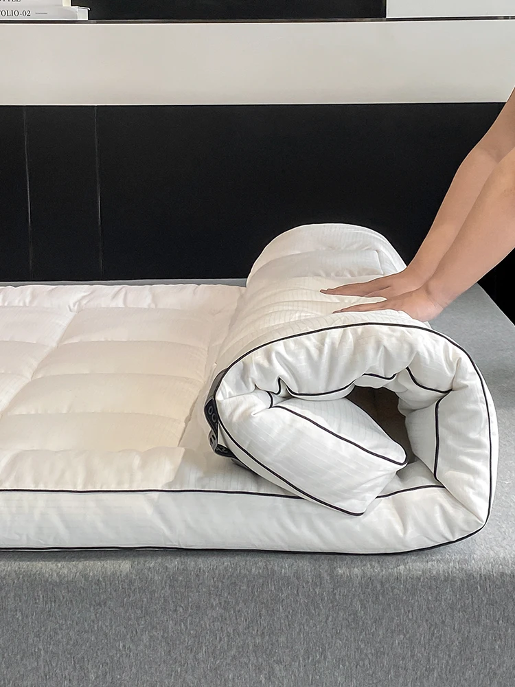 耳元で快適な厚手のソフトマットレス：立体キルティング構造と保護機能の実用性