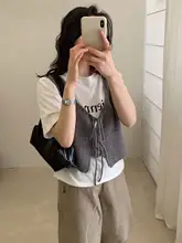 春季対応のVネックノースリーブニットベスト【2wayデザイン】