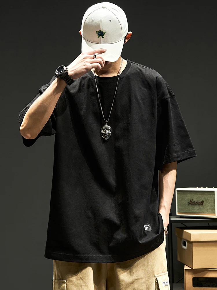 カジュアルな日常に欠かせない1着は？シンプ  ルなTシャツがもたらす、心のリセット