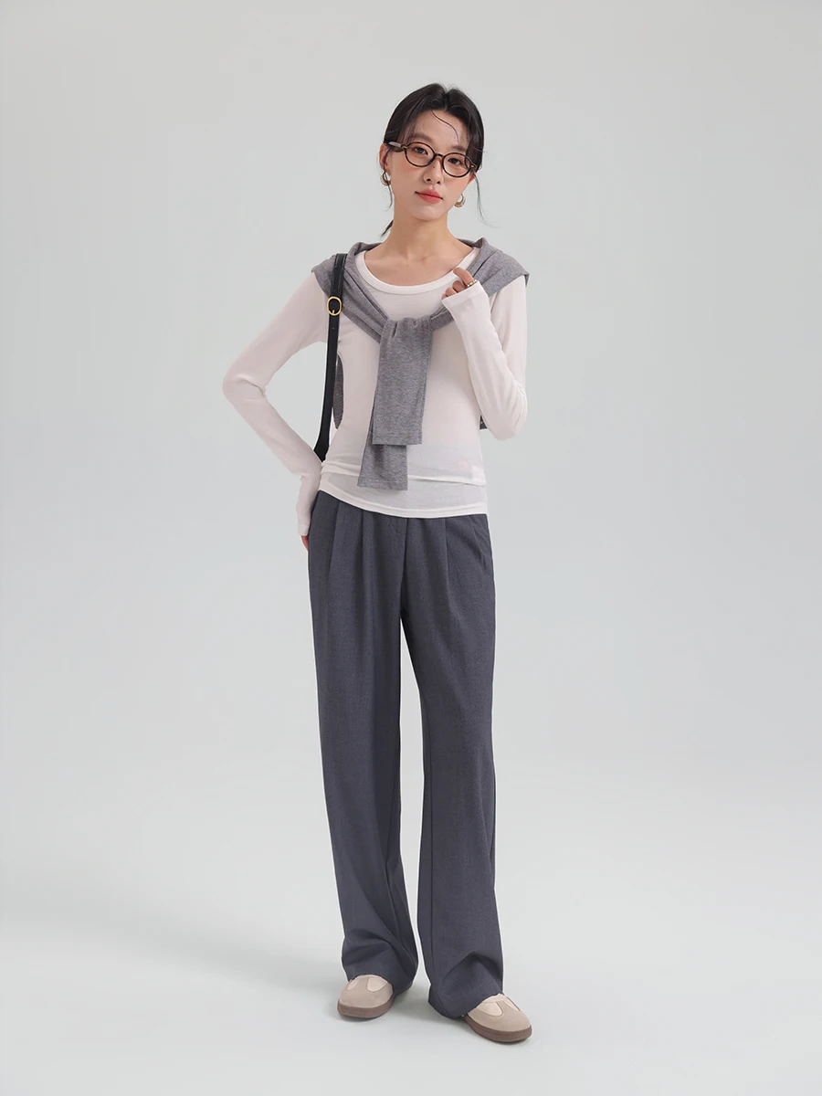 アンクル丈のパンツとレギンスパンツ、どちらが通勤に最適？